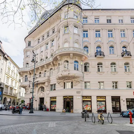 Super Chic With A Private Balcony Apartament Budapeszt