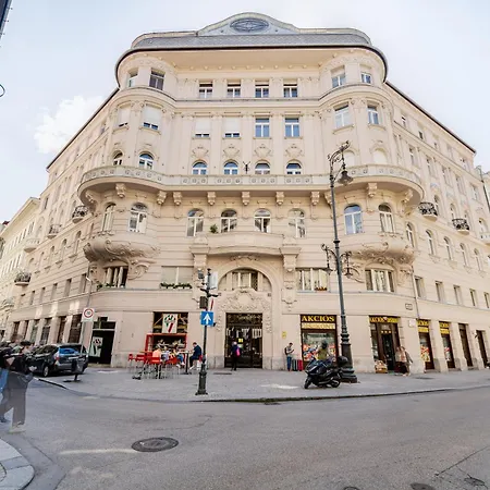 Super Chic With A Private Balcony Apartament Budapeszt