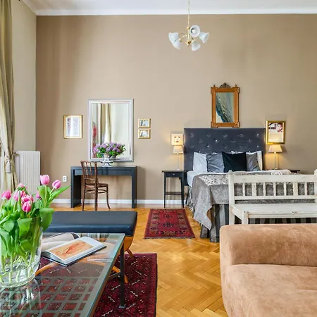 Super Chic With A Private Balcony *