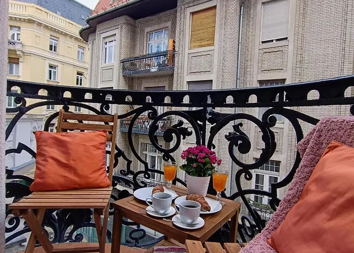 Super Chic With A Private Balcony Διαμέρισμα