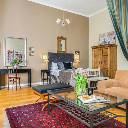 Super Chic With A Private Balcony Apartment *