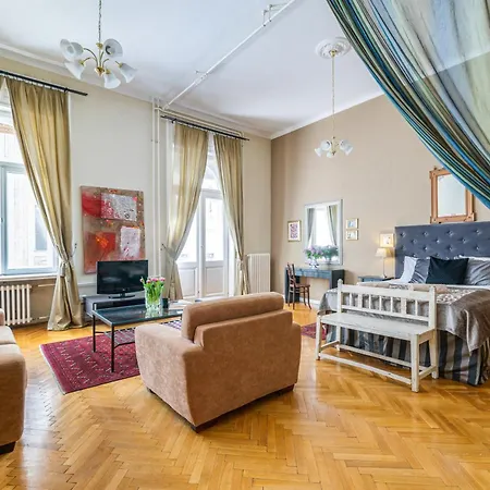 Apartment Super Chic With A Private Balcony Budapest