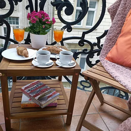 Apartment Super Chic With A Private Balcony Budapest