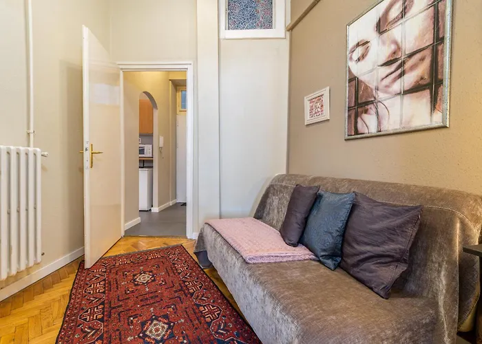 Super Chic With A Private Balcony Boedapest