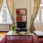 Super Chic With A Private Balcony Appartamento Budapest